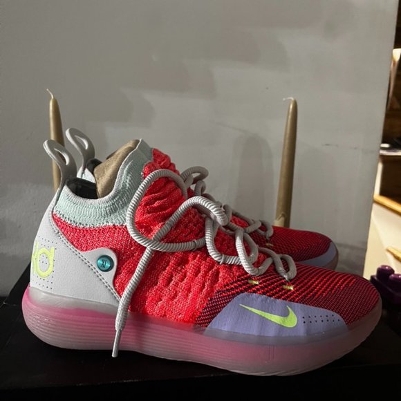 NEVER WORN EYBL KD 11 main image 2